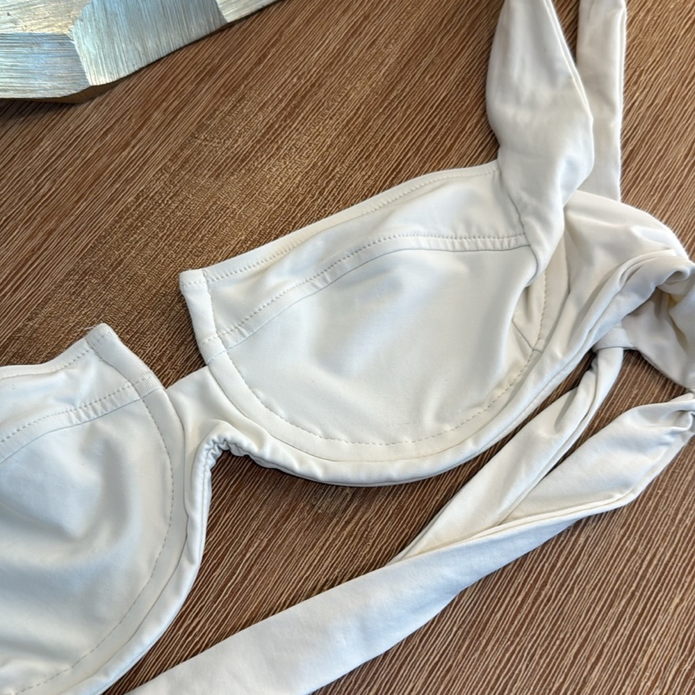 nwt L*SPACE CAMELLIA Bikini Swim Top in Cream - Picture 6 of 9